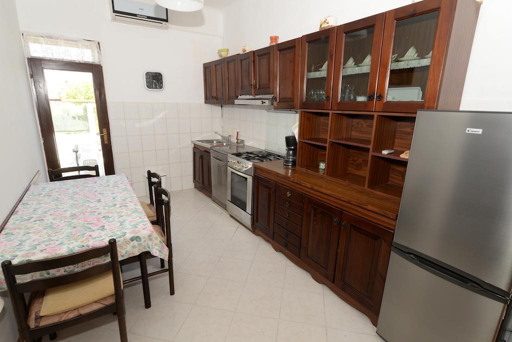 Apartment Ana 파자나 객실 사진